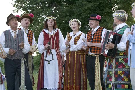 lithuanian customs and traditions.